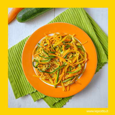 Spaghetti di verdure allo zafferano